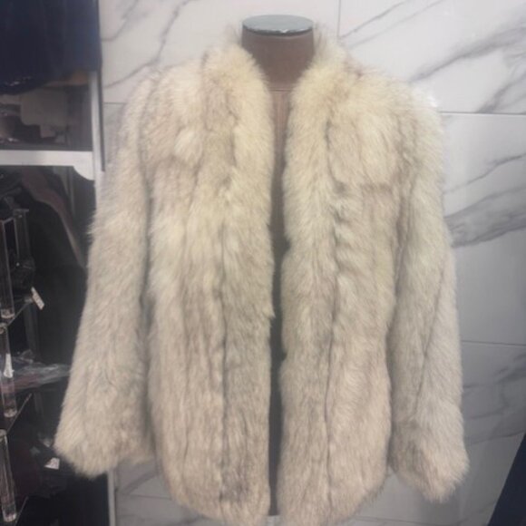 SILVER FOX  FUR COAT. - Picture 4 of 4